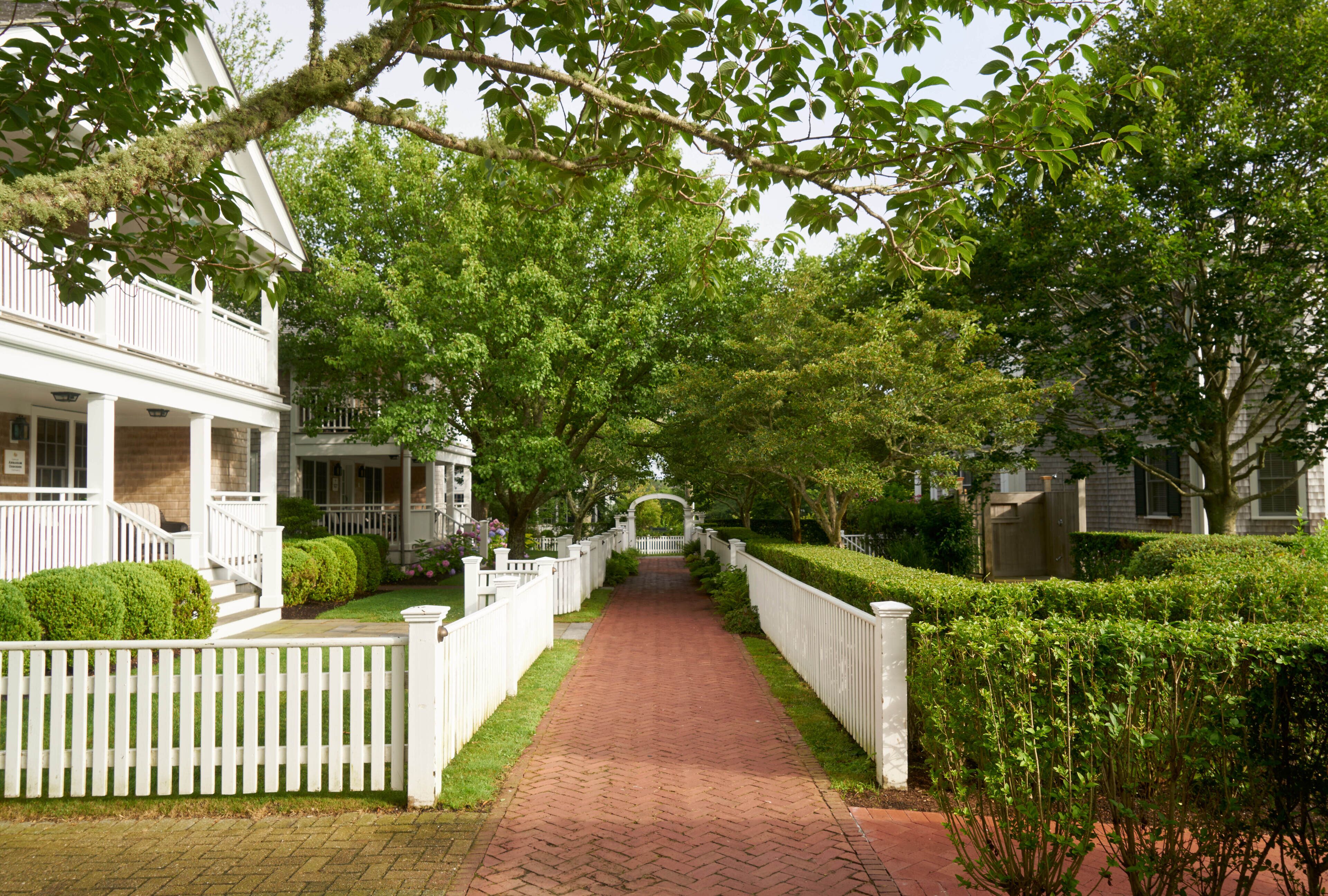 standard room, 1 king bed | exterior detail
