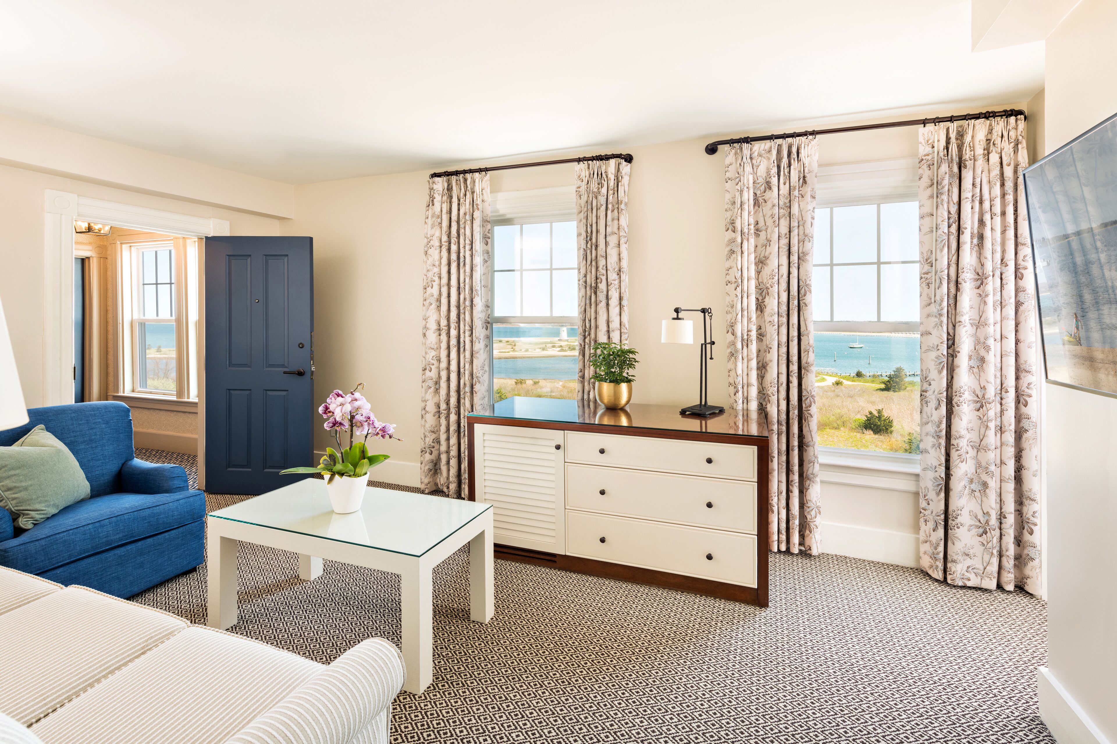 36-inch flat-screen tv with cable channels, tv