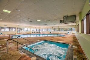 Indoor spa tub