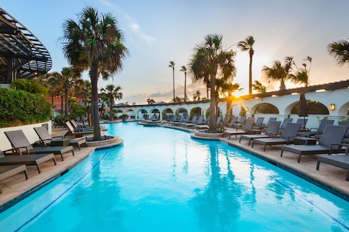 Grand Galvez Resort, Autograph Collection