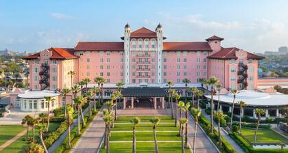 Grand Galvez Resort, Autograph Collection