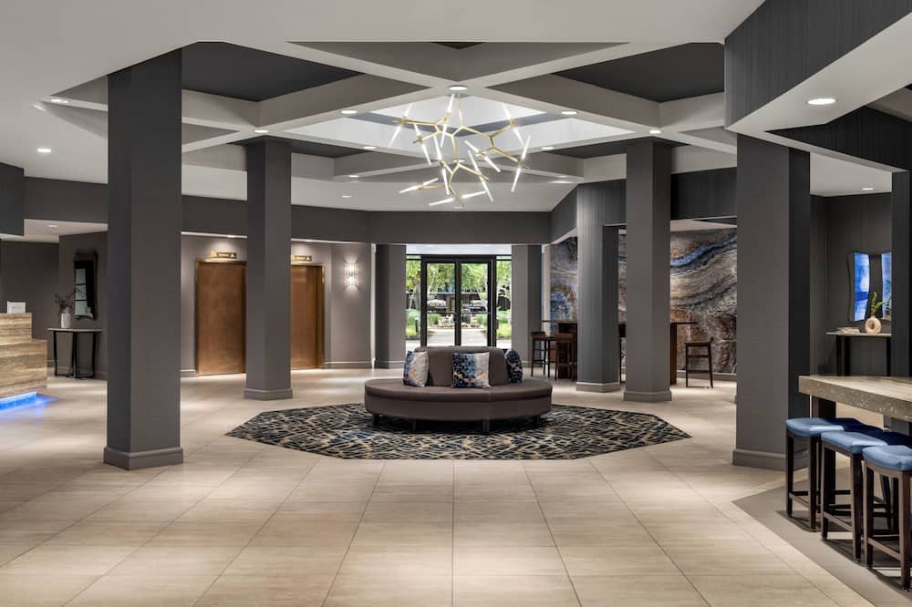 Crowne Plaza Edison by IHG