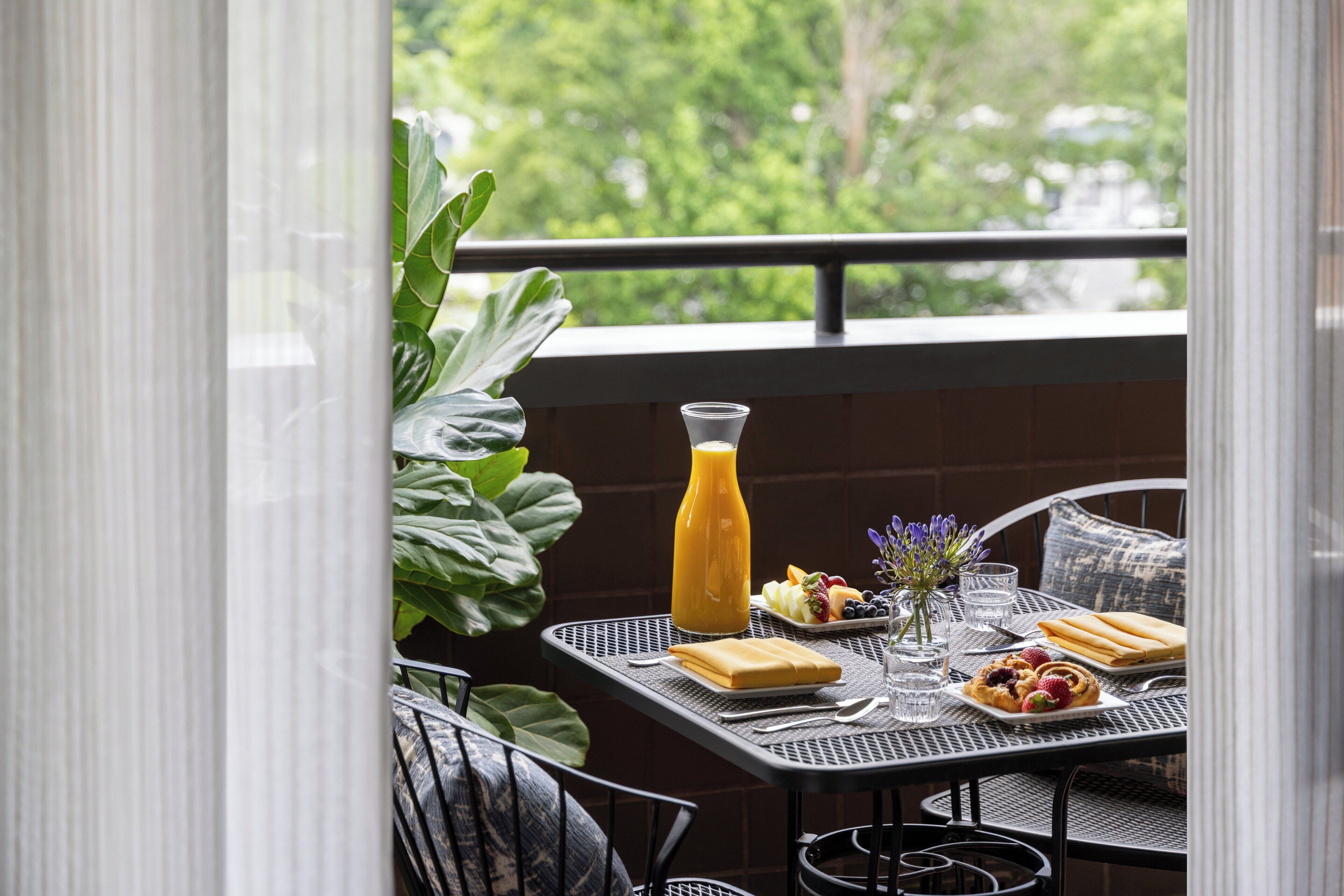 presidential suite, 1 king bed | in-room safe, individually decorated, individually furnished, desk