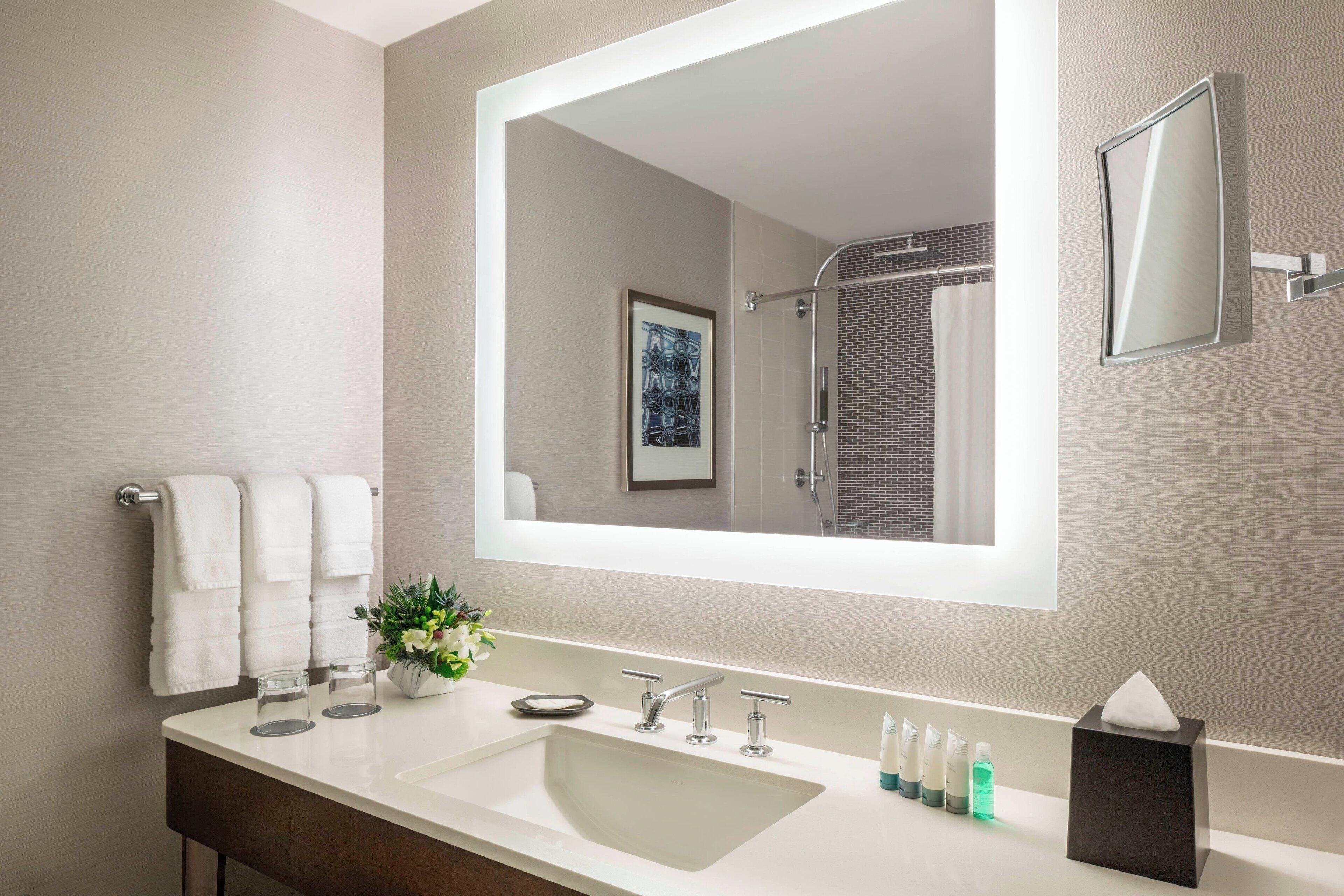 rainfall showerhead, free toiletries, hair dryer, towels