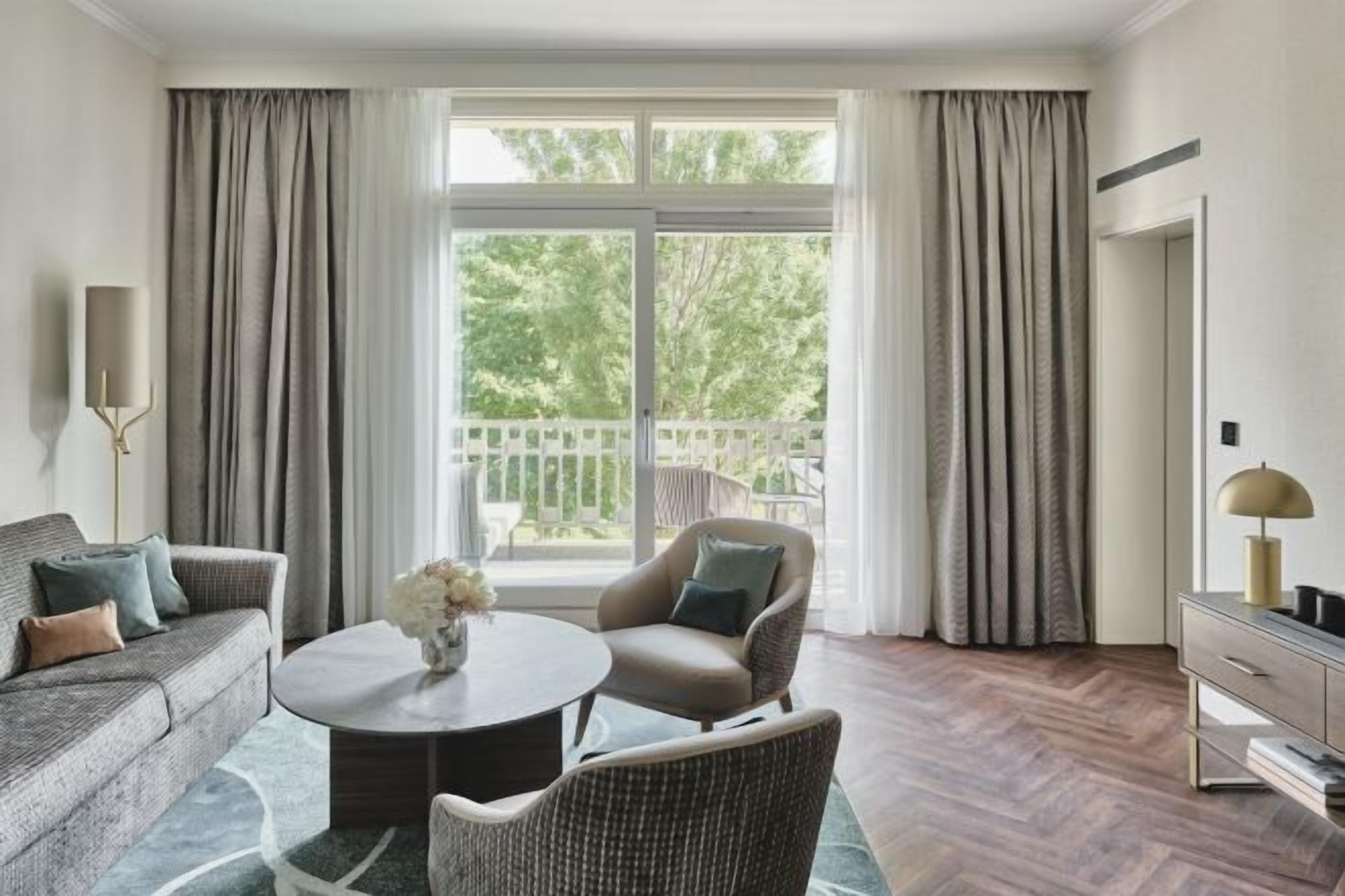 Living area | Flat-screen TV, DVD player, table tennis, toys