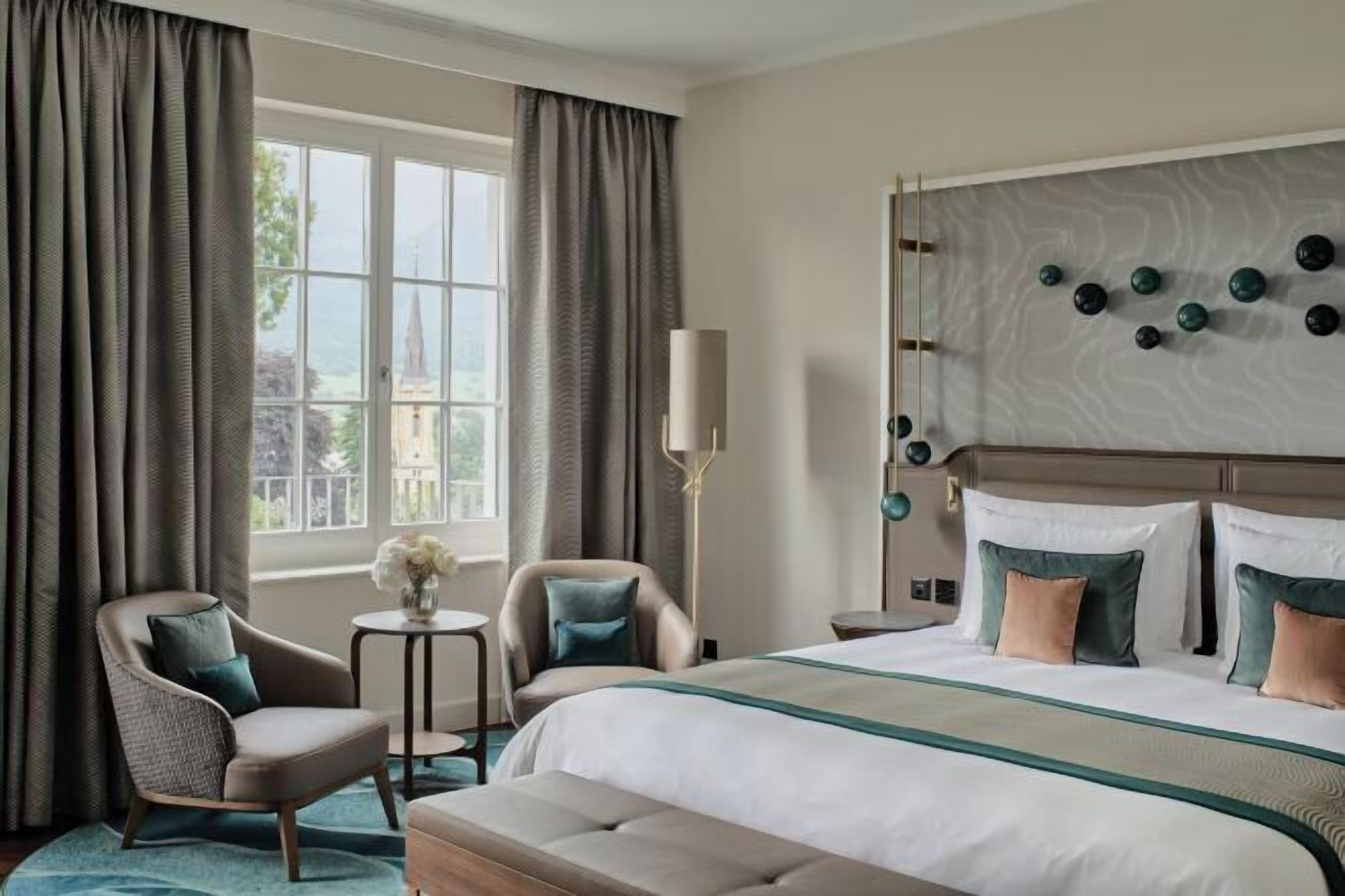 Premium bedding, minibar, in-room safe, desk