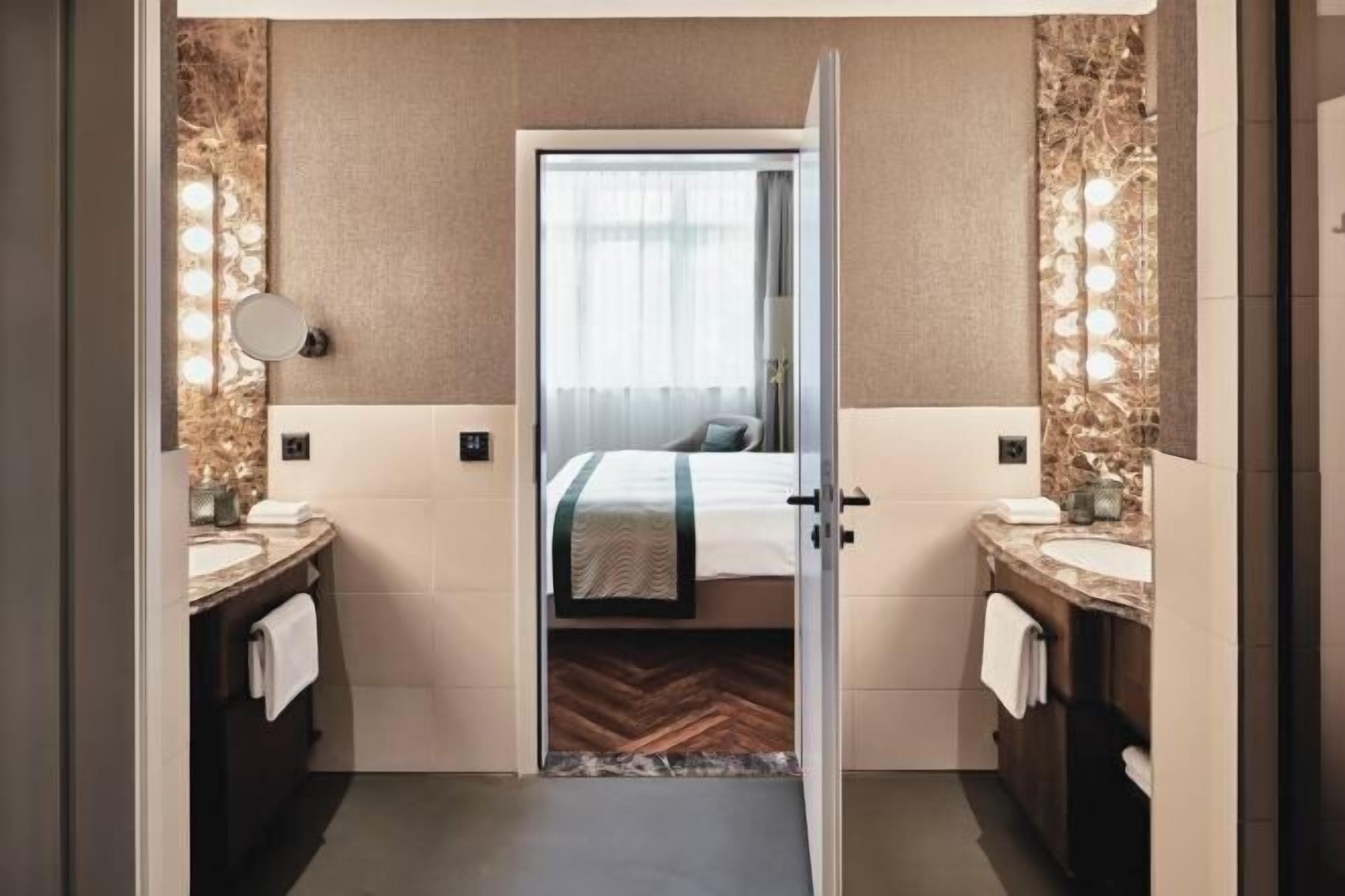 Premium bedding, minibar, in-room safe, desk