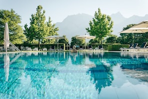 3 indoor pools, 2 outdoor pools, pool umbrellas, pool loungers