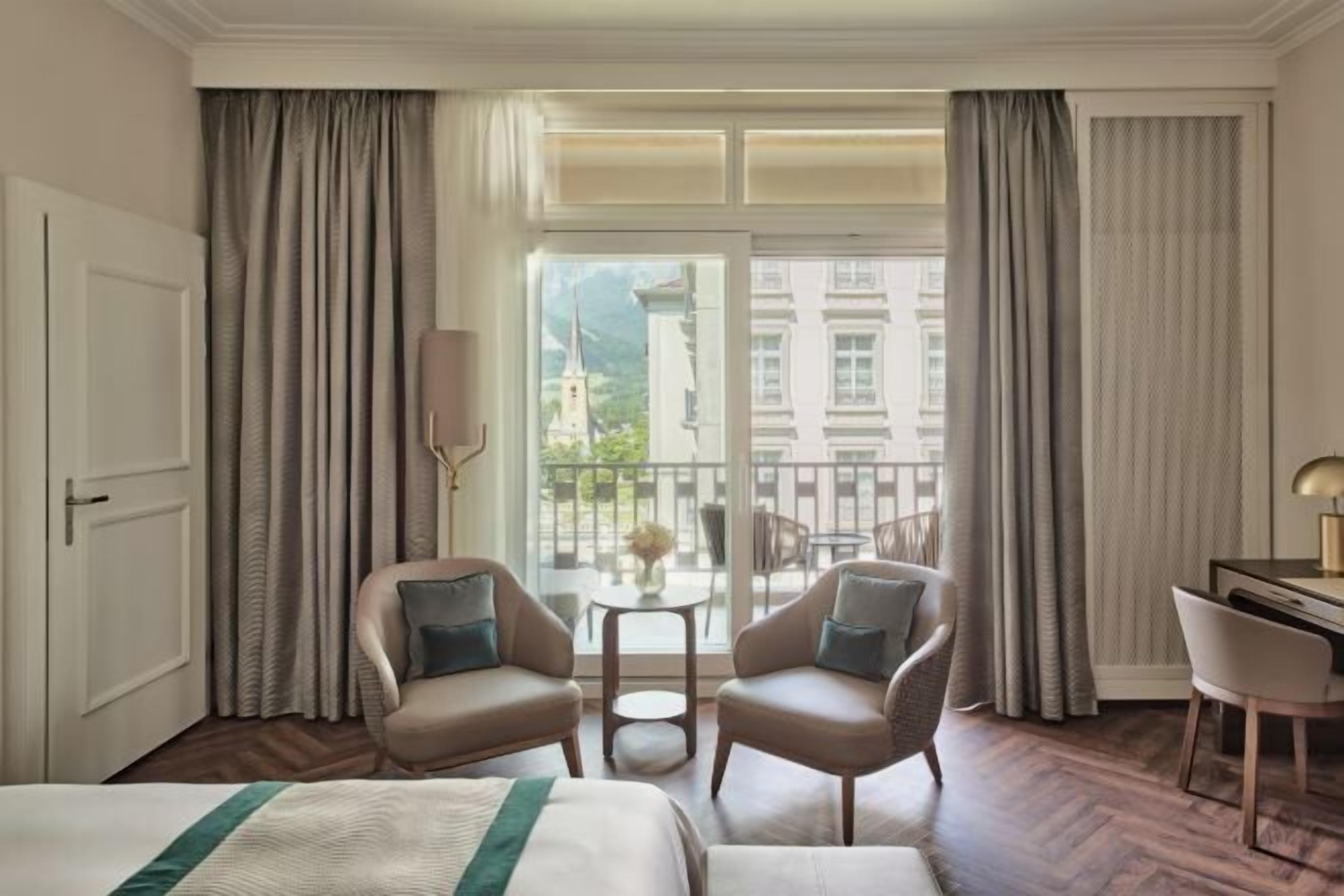 Premium bedding, minibar, in-room safe, desk