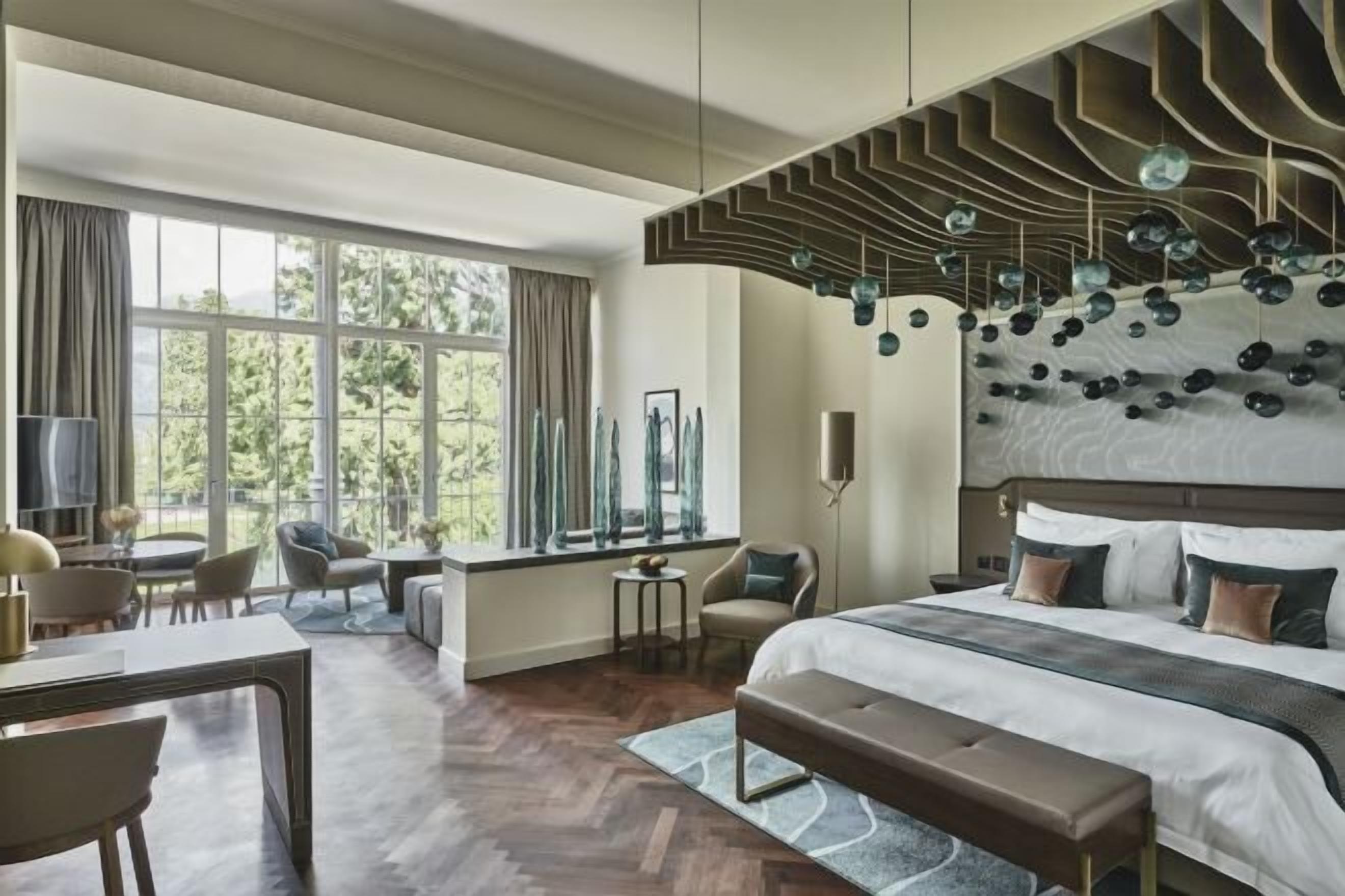 Premium bedding, minibar, in-room safe, desk