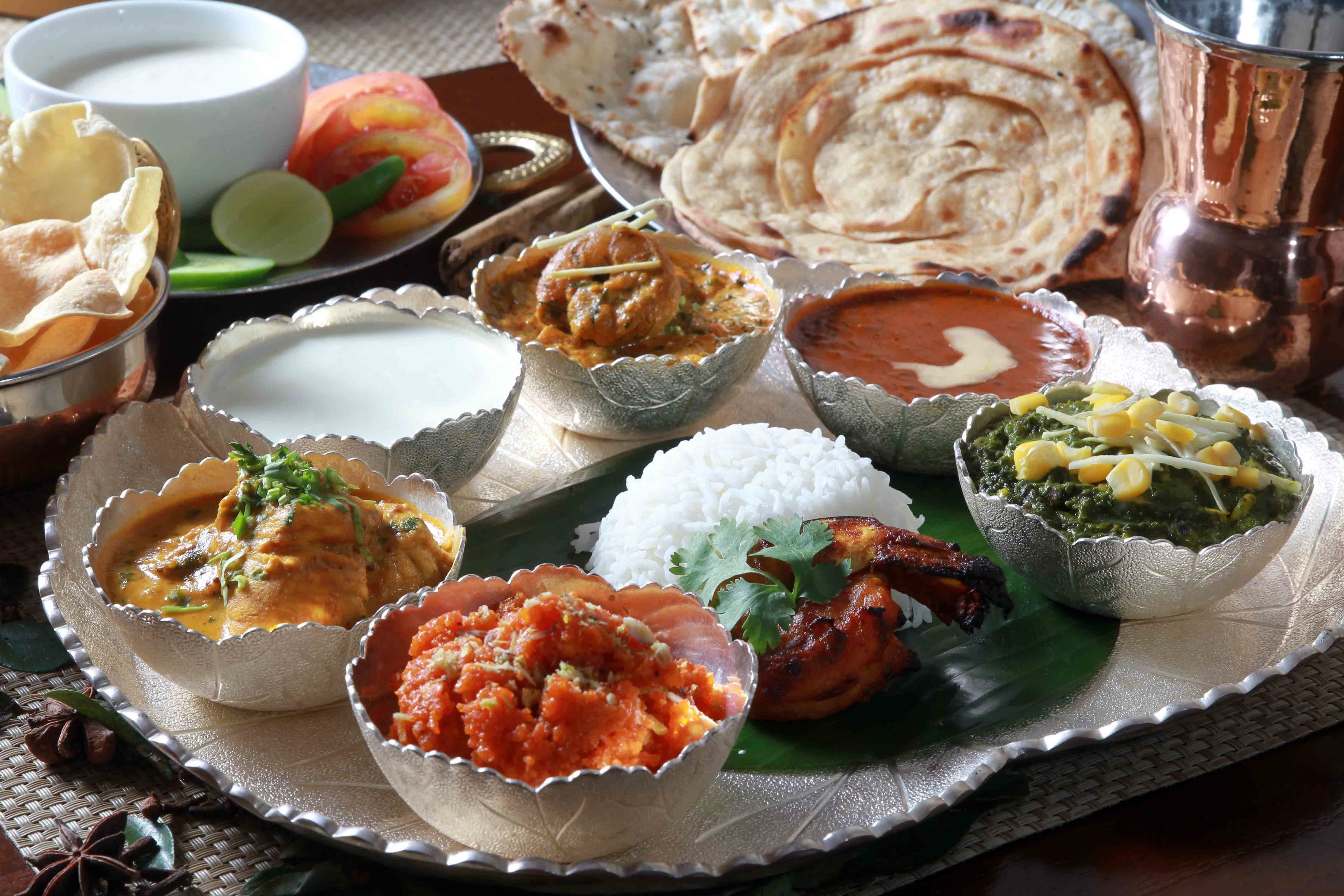 7 restaurants, lunch, dinner served; indian cuisine