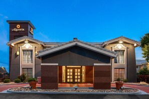 Exterior - La Quinta Inn by Wyndham Omaha West (Omaha)