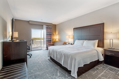 Blackout drapes, iron/ironing board, free WiFi, bed sheets. Orangewood Inn & Suites Kansas City Airport