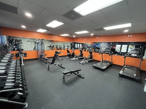 Fitness facility - Orangewood Inn & Suites Kansas City Airport (Kansas City)