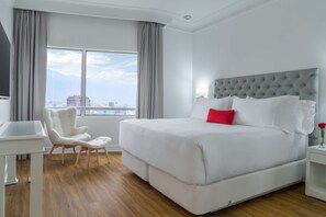Frette Italian sheets, premium bedding, pillowtop beds, minibar