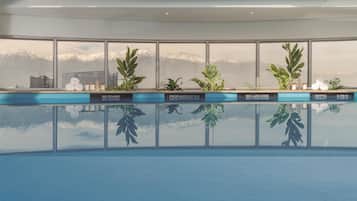 สระว่ายน้ำในร่ม