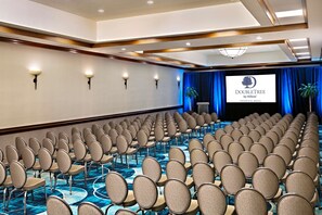 Ballroom - DoubleTree by Hilton Phoenix Mesa (Mesa)