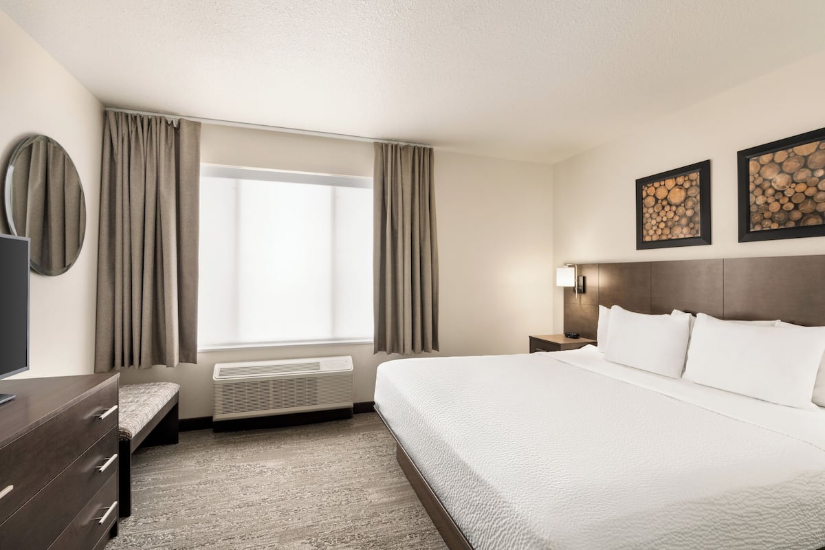 Premium bedding, down duvets, pillow-top beds, in-room safe