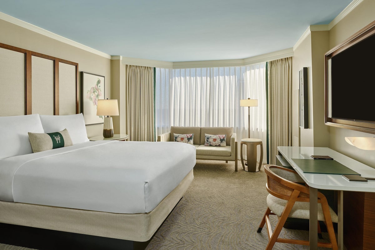 1 bedroom, premium bedding, pillowtop beds, minibar