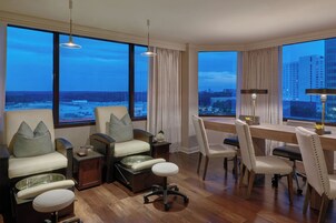 Couples treatment rooms, body treatments, aromatherapy