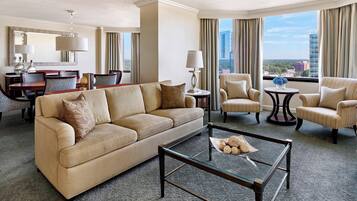 Flatscreentelevisie, een dvd-speler en betaalfilms