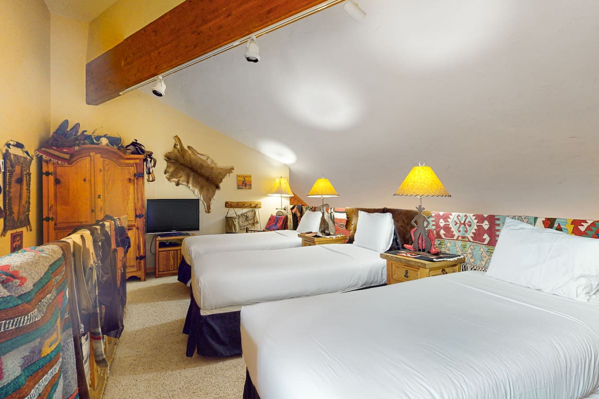 Condo, 2 Bedrooms (Platinum Loft) | 2 bedrooms, individually decorated, individually furnished, free WiFi