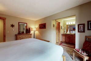 Condo, 2 Bedrooms | Individually decorated, individually furnished, free WiFi, bed sheets - Pine Ridge Condominiums (Breckenridge)