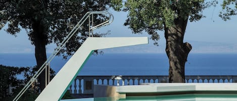 Piscina stagionale all'aperto