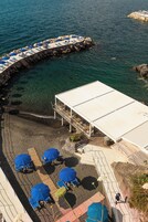 Private beach, sun-loungers, beach umbrellas, beach towels