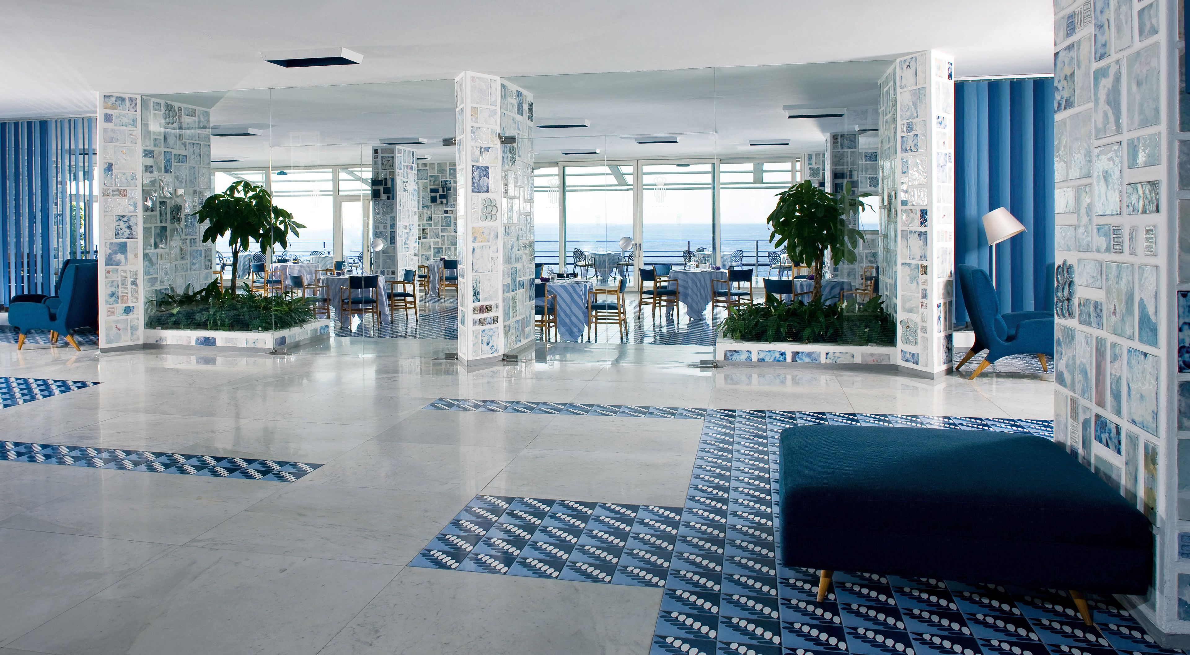 2 restaurants, breakfast, lunch served; local and international cuisine