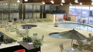 Indoor pool, sun loungers