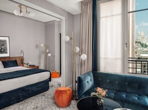Grande Signature Room with One King Bed | เครื่องนอนระดับพรีเมียม, ผ้านวมขนเป็ด, เตียงเมมโมรีโฟม