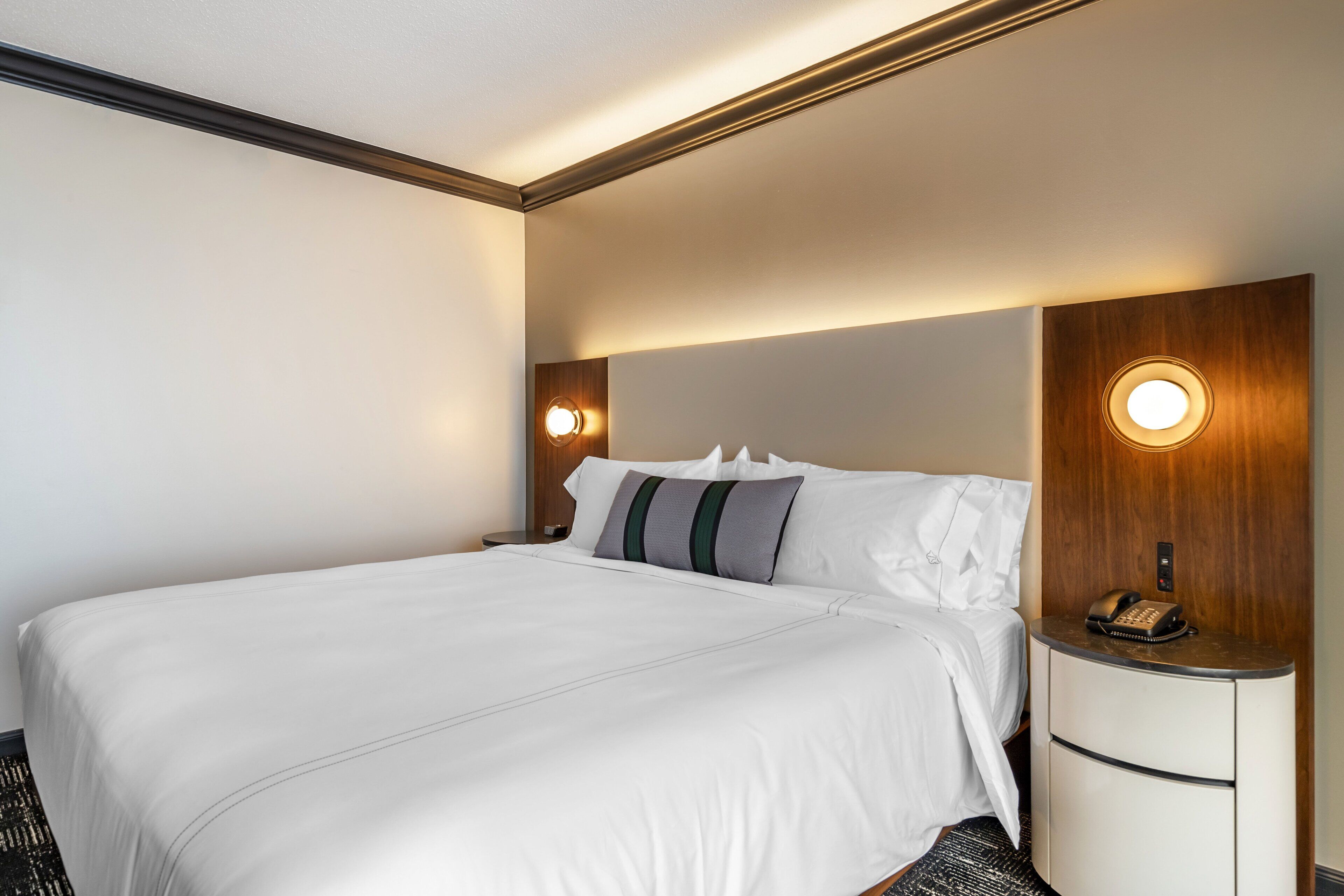 deluxe room, 1 king bed | premium bedding, pillow-top beds, in-room safe, desk