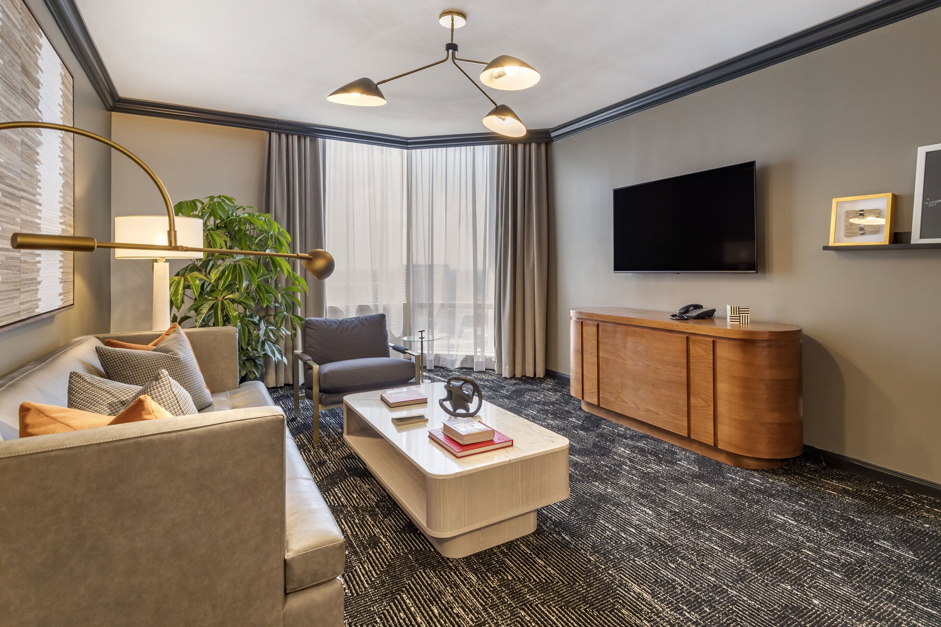 Premier Suite, 1 Bedroom (Club) | Premium bedding, pillowtop beds, in-room safe, desk