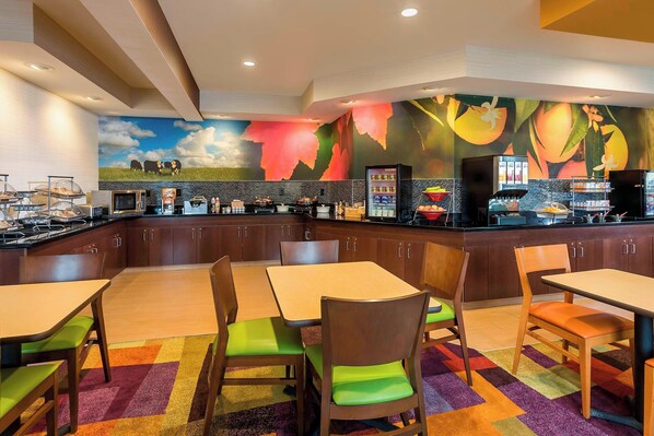 Free daily buffet breakfast 