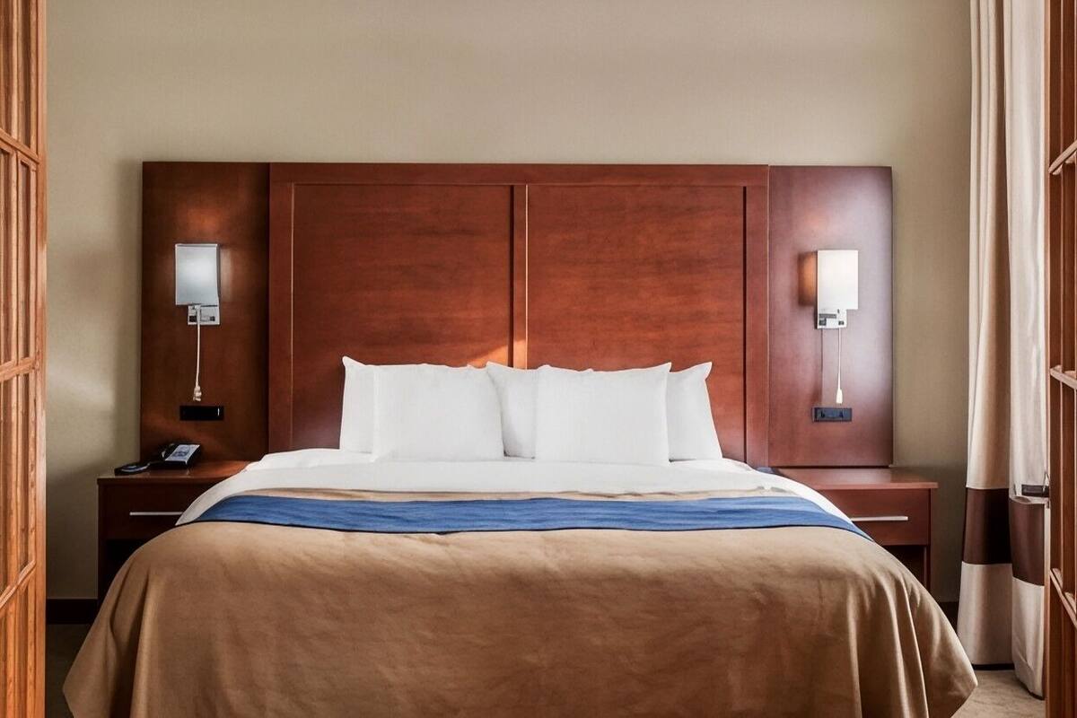 Premium bedding, down comforters, desk, iron/ironing board