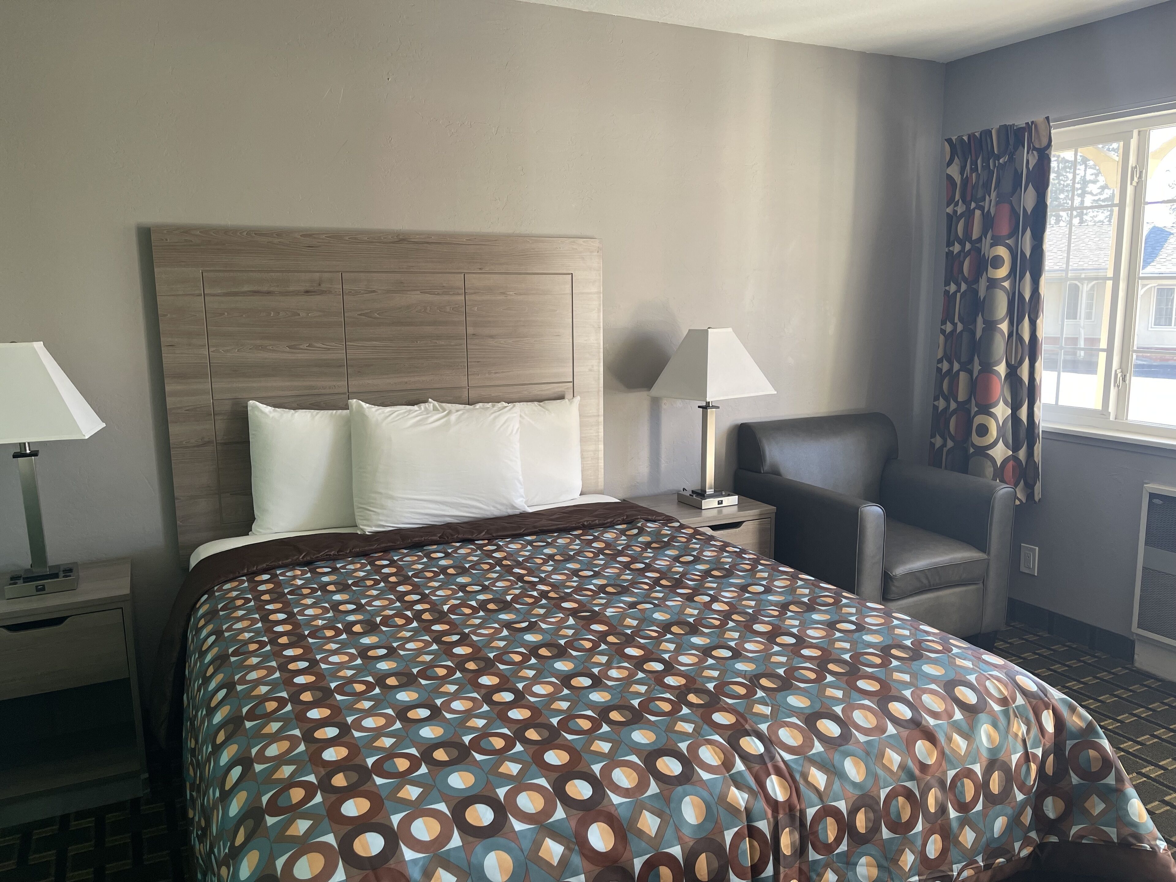 Desk, iron/ironing board, free WiFi, bed sheets