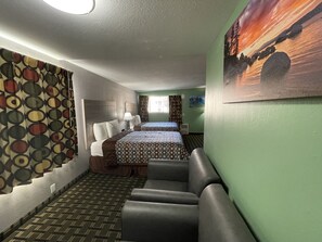 2 Queens - Non Smoking | 1 bedroom, desk, iron/ironing board, free WiFi