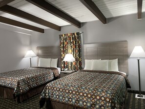 2 Queens - Non Smoking | Escrivaninha, ferros/tábuas de passar roupa, Wi-Fi de cortesia