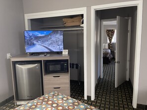 Room, 2 Bedrooms, Non Smoking (2 Queen Beds per Room)