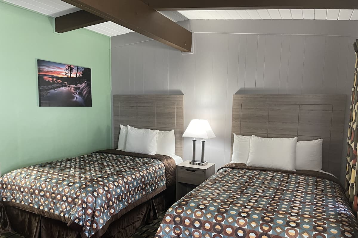 2 Doubles - Non Smoking | 1 chambre, bureau, fer et planche à repasser, Wi-Fi gratuit