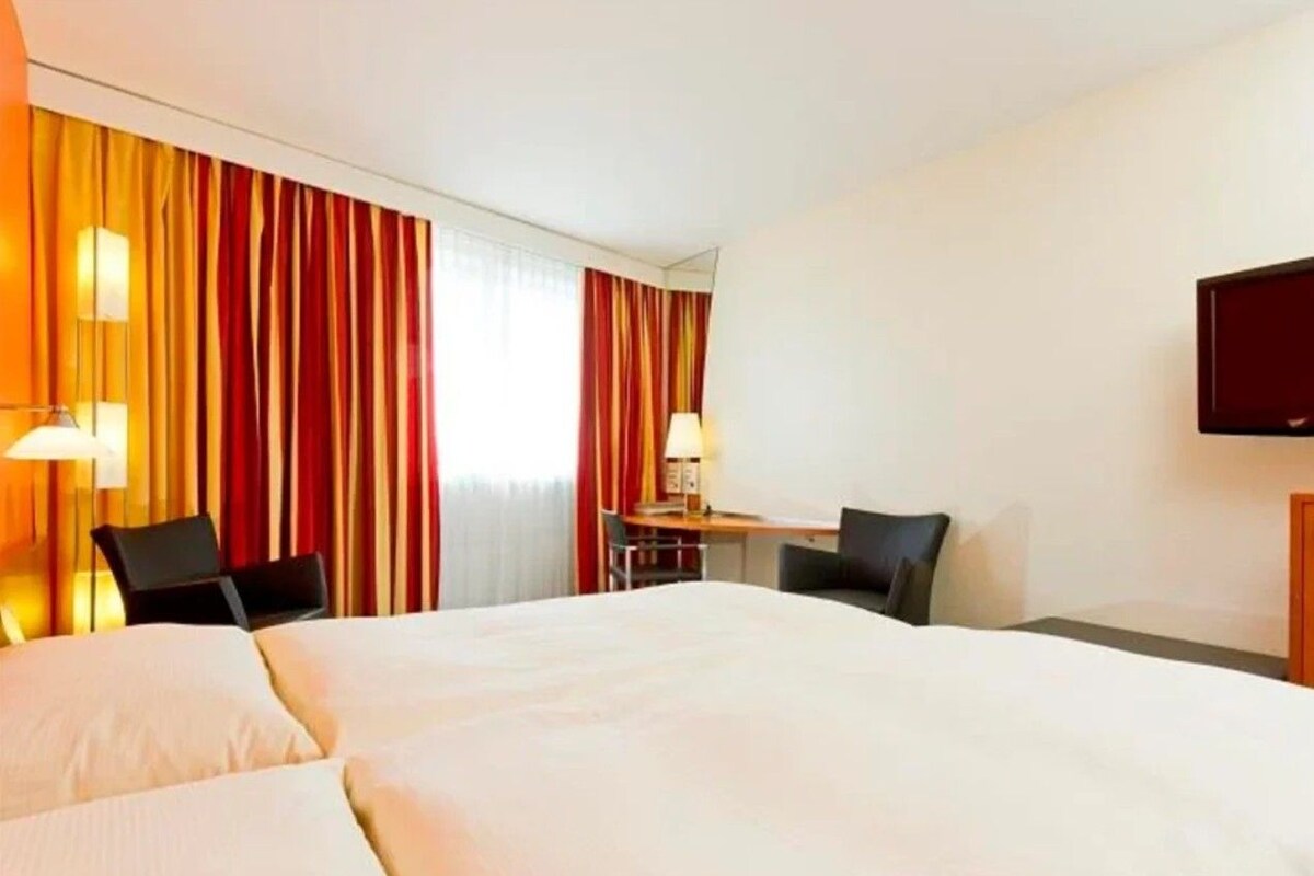 Standard Triple Room | Memory foam beds, in-room safe, desk, laptop workspace