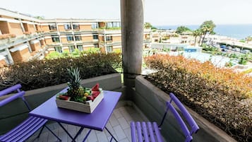 Daunenbettdecken, Minibar, Zimmersafe, Schreibtisch