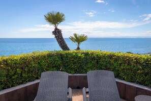 Presidential Suite, 1 King Bed, Sea View | Down comforters, minibar, in-room safe, desk - Four Points by Sheraton Catania Hotel & Conference Center (Aci Castello)