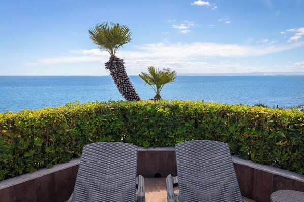 Presidential Suite, 1 King Bed, Sea View | Down comforters, minibar, in-room safe, desk - Four Points by Sheraton Catania Hotel & Conference Center (Aci Castello)