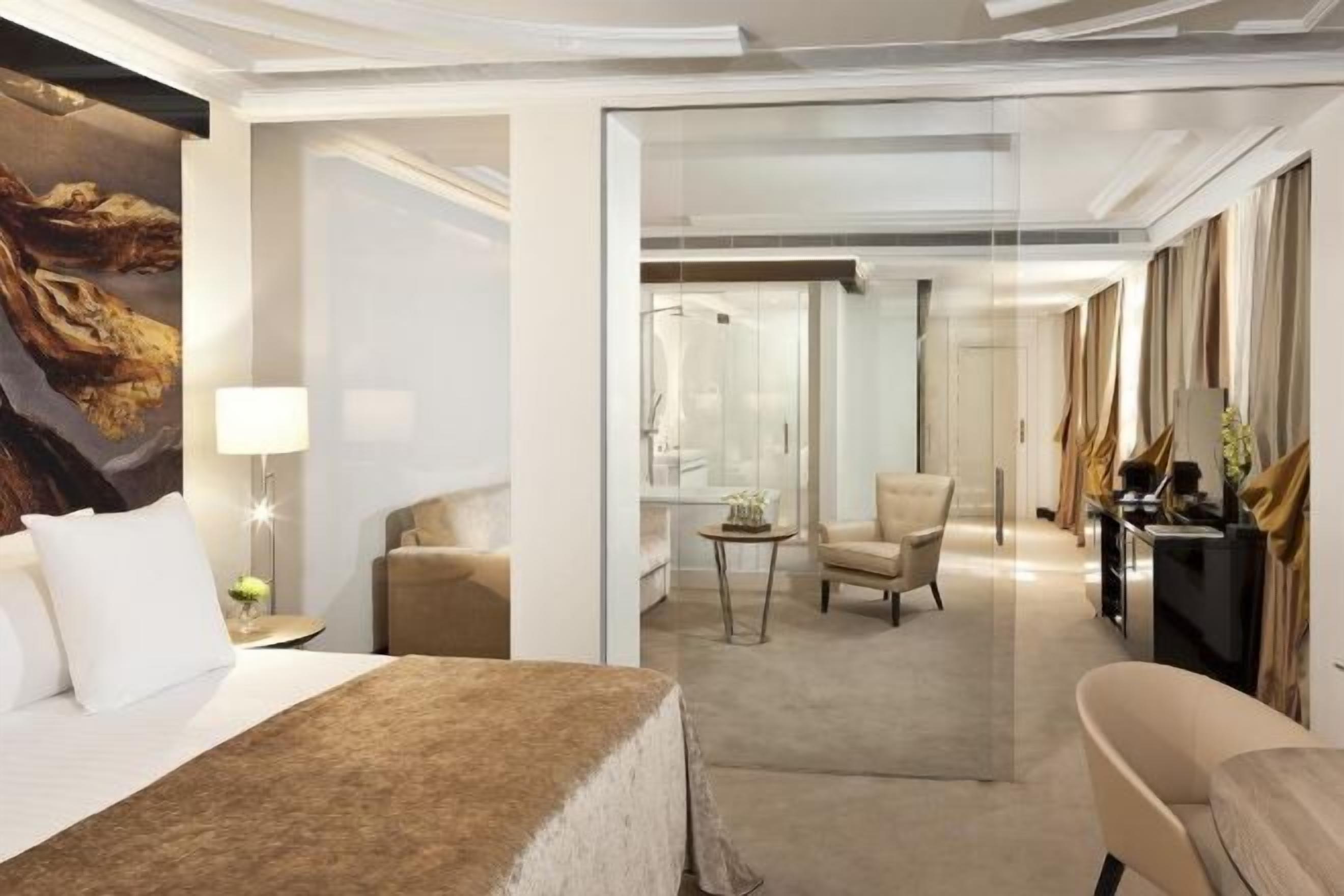 Premium bedding, minibar, in-room safe, desk