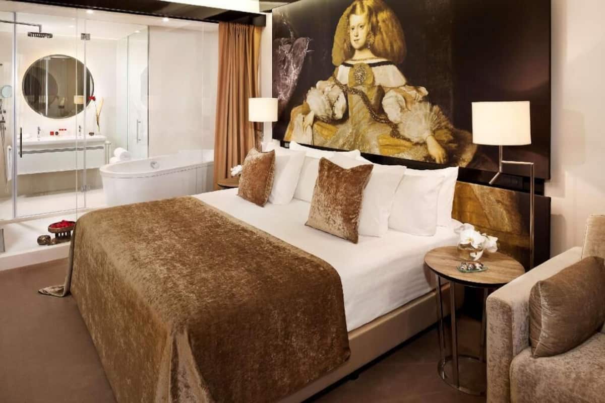 Ropa de cama de alta calidad y minibar