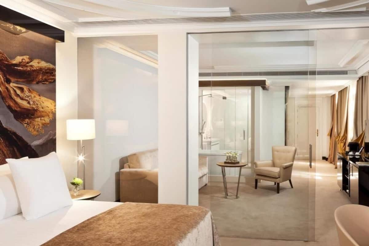 Ropa de cama de alta calidad y minibar