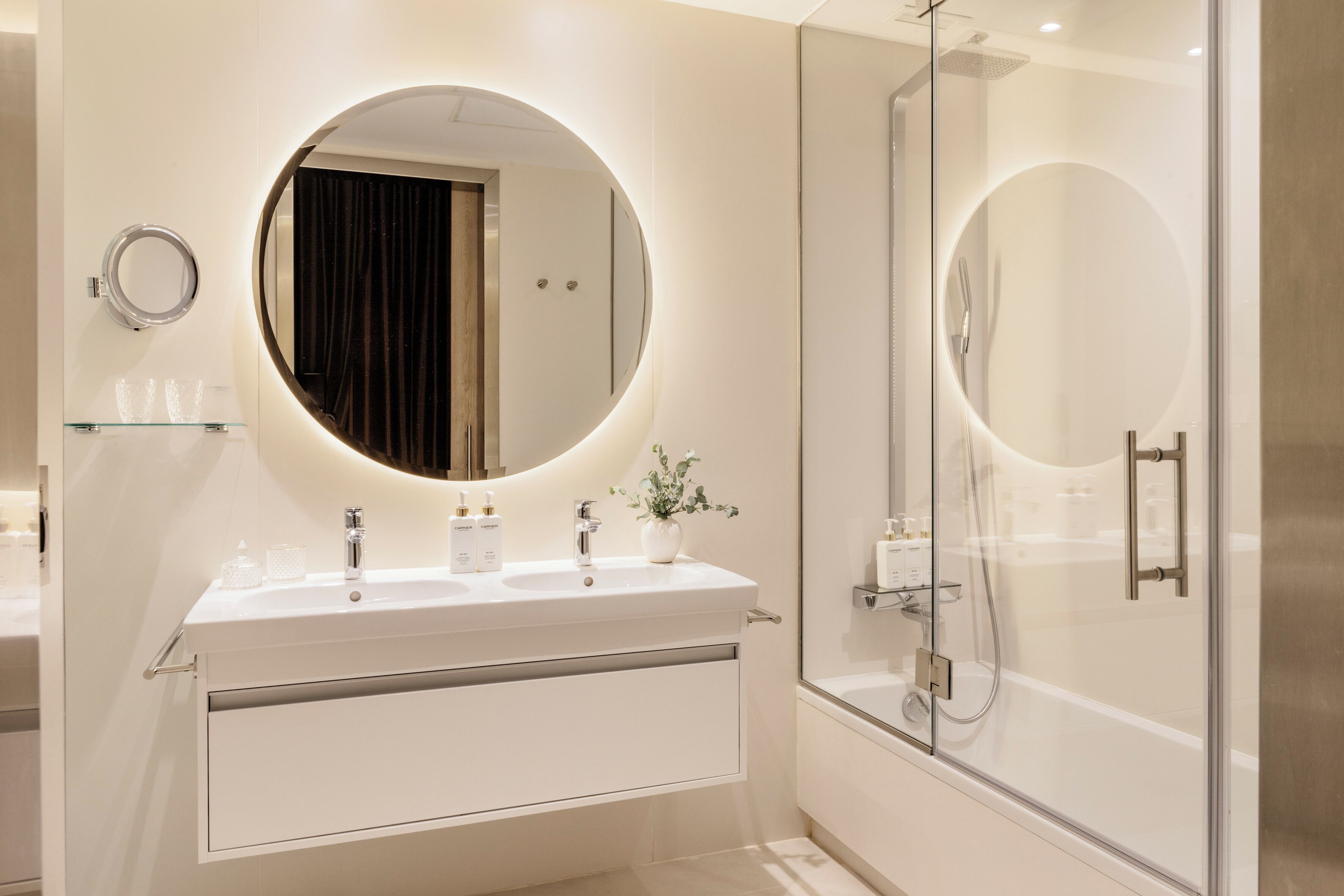 classic room | bathroom | designer toiletries, hair dryer, bathrobes, slippers