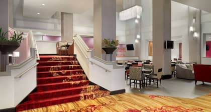 Hilton Fort Wayne at the Grand Wayne Convention Center